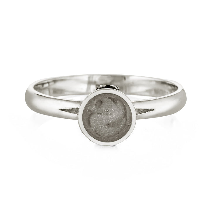 Pictured here is the Sterling Silver Fleur de Lis Ring with ashes designed by close by me jewelry from the front