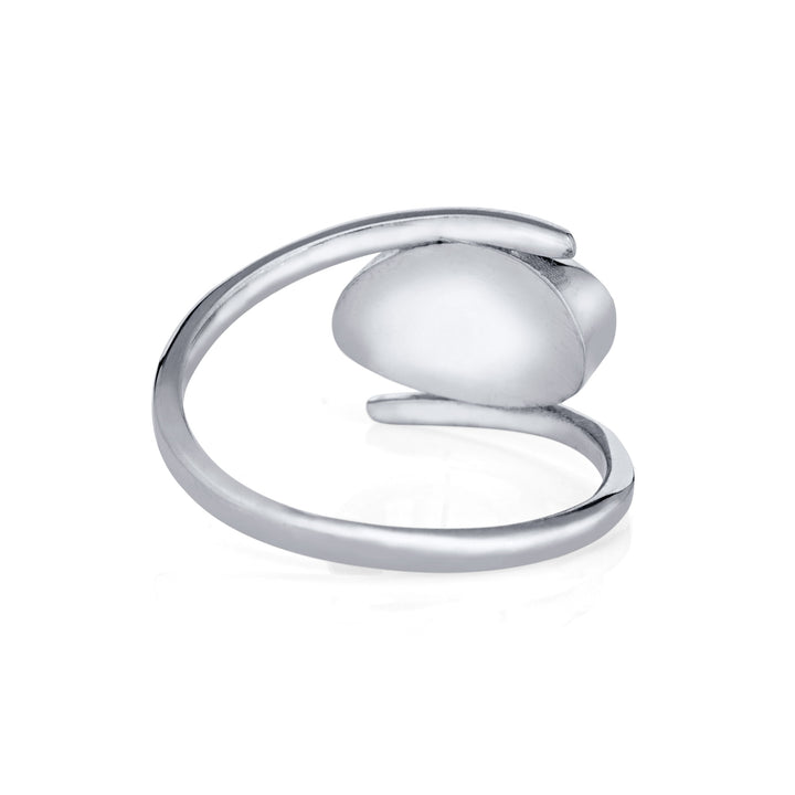Pictured here is close by me jewelry's Oval Spiral Band Cremation Ring from the back to show the band detail and back of the setting