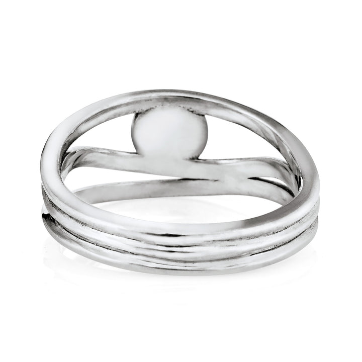 Pictured here is close by me jewelry's 14K White Gold Three Band Cremation Ring from the back to show the inside of the band and back of the setting