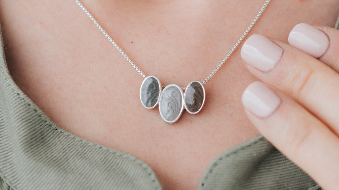 Honoring Multiple Loved Ones in Cremation Jewelry