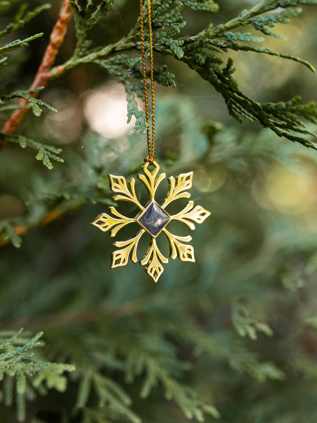 Snowflake Cremation Ornament 2026 Annual Edition