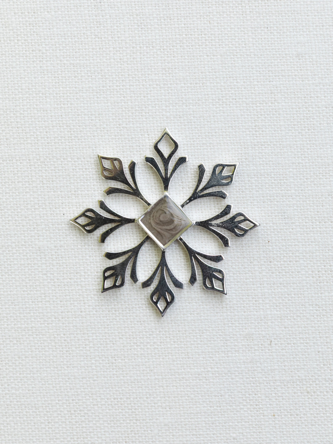 Snowflake Cremation Ornament 2026 Annual Edition