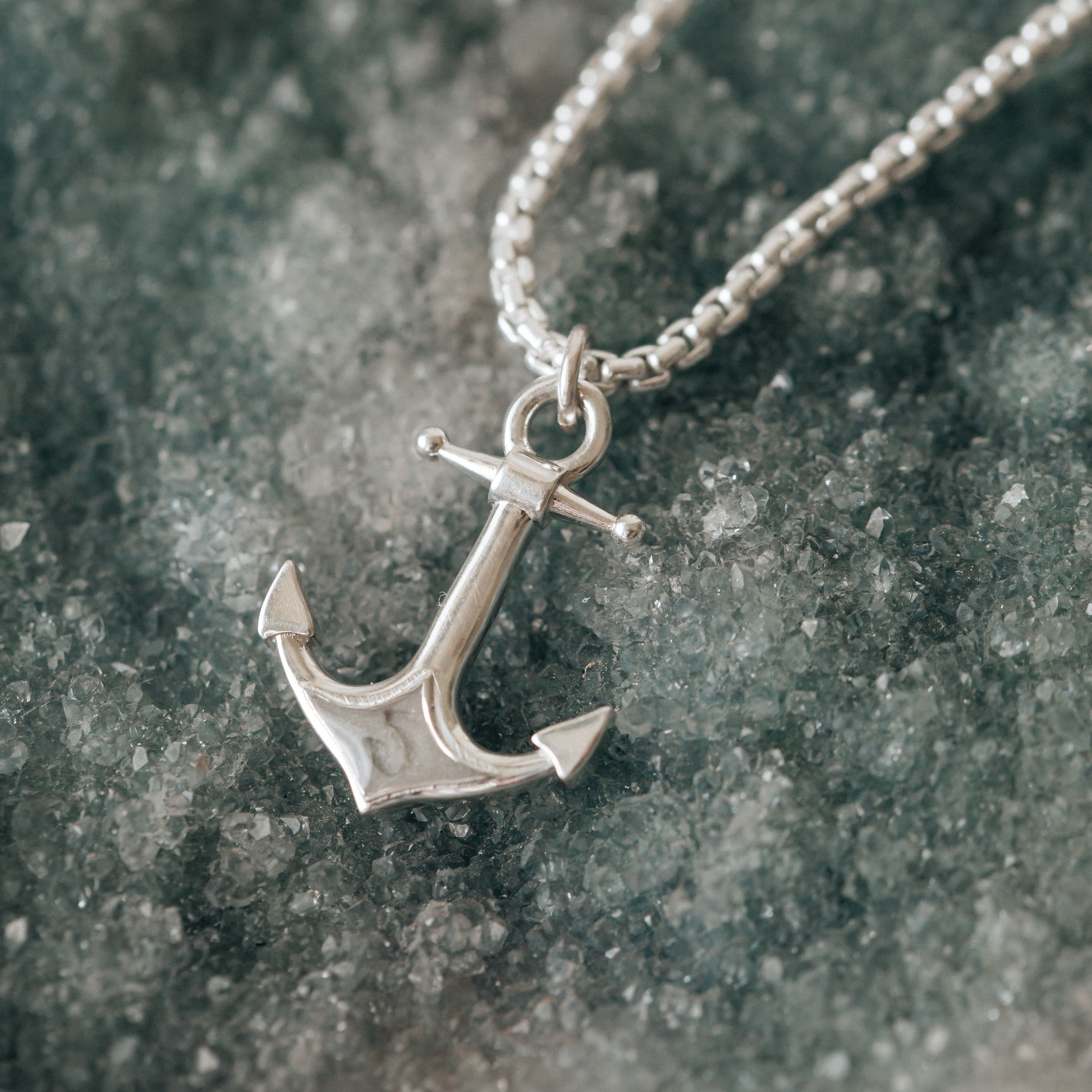 Anchor deals urn necklace