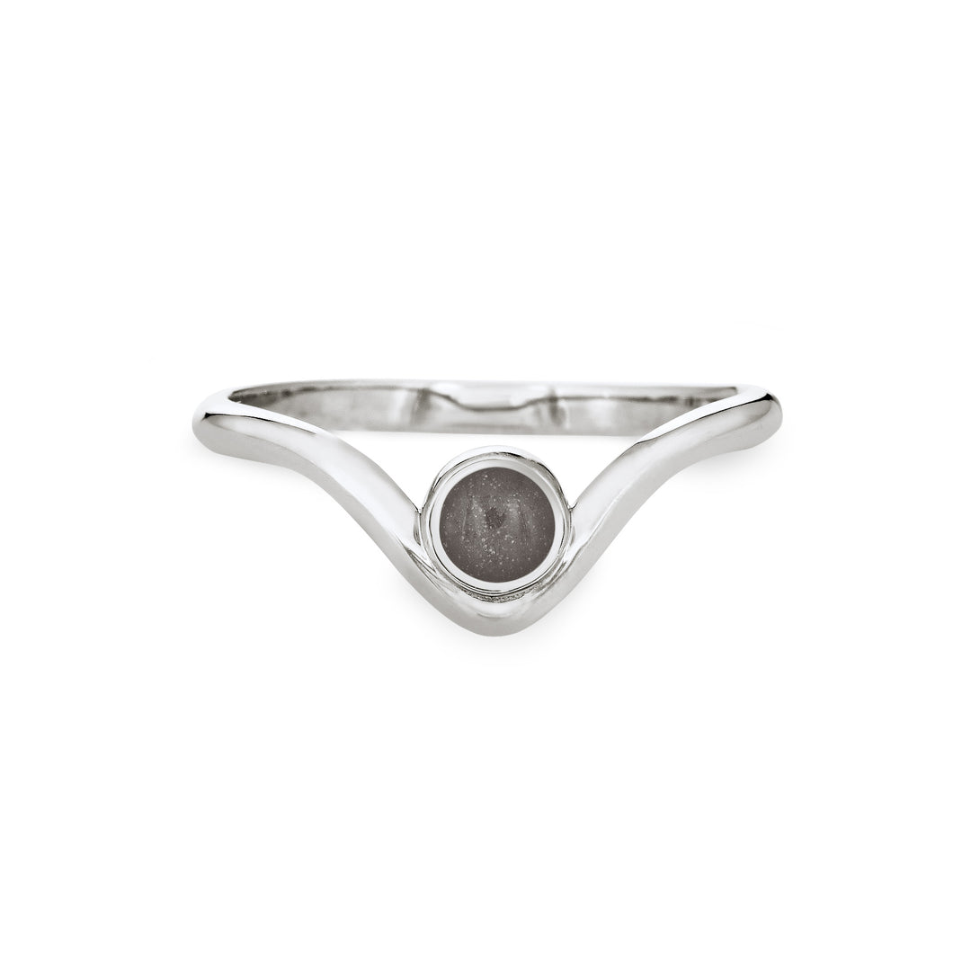 Front of Close By Me's Chevron Circle Setting Cremation Ring in Sterling Silver