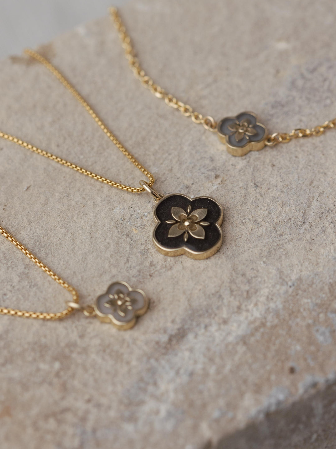 Clover Cremation Necklace in 14K Rose Gold