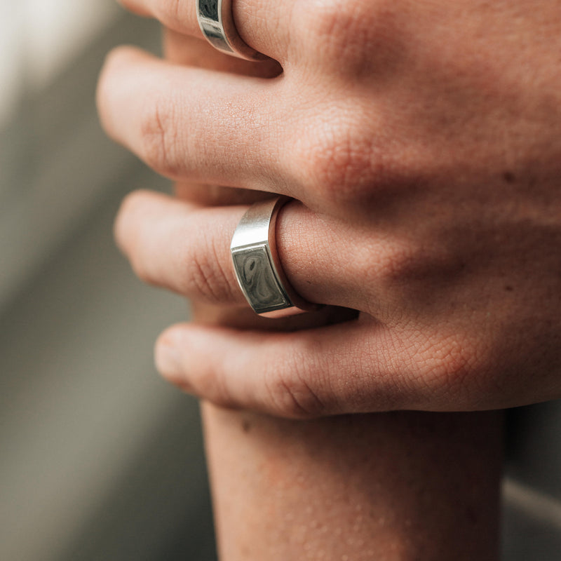 Detailed Rectangle Setting Cremation Ring in 14K Yellow Gold