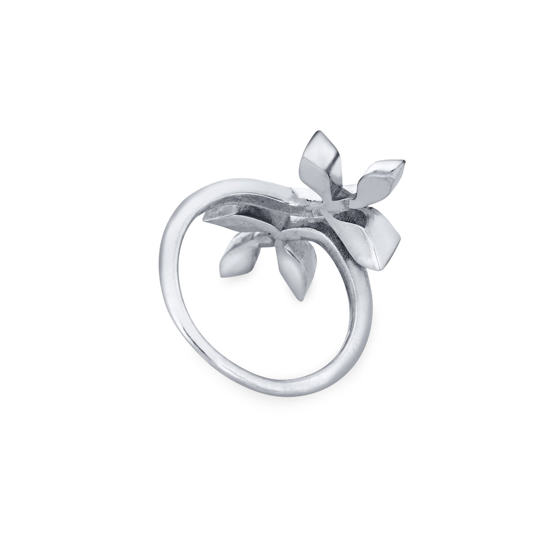 Pictured here is close by me jewelry's 14K White Gold Olive Branch Ashes Ring from the back to show the thickness of the band and back of the setting