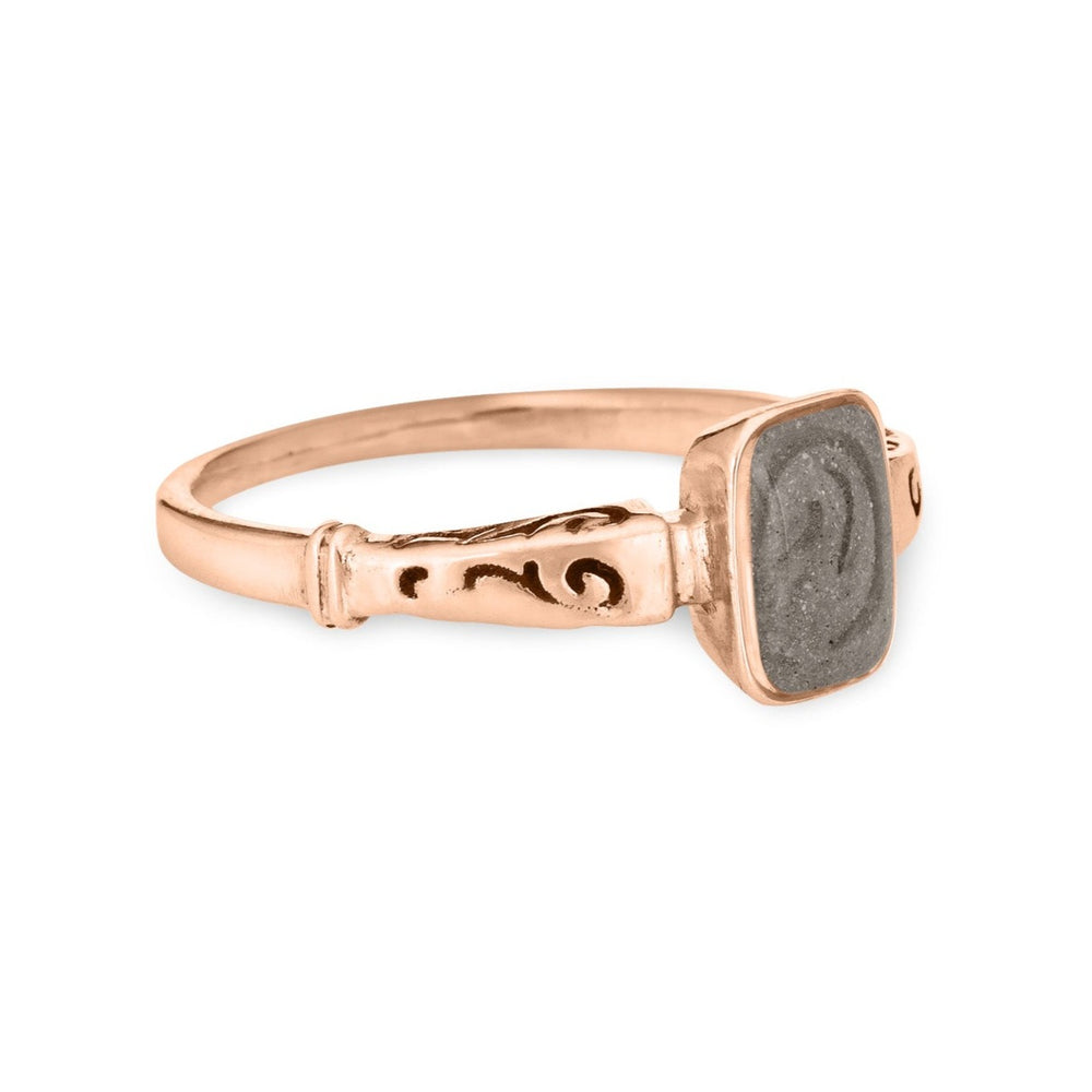 This photo shows close by me jewelry's 14K Rose Gold Emerald Setting Ring design from the side